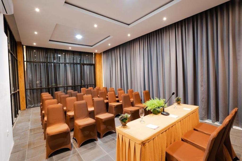 The Crew Hotel Kualanamu International Airport Medan Exterior photo