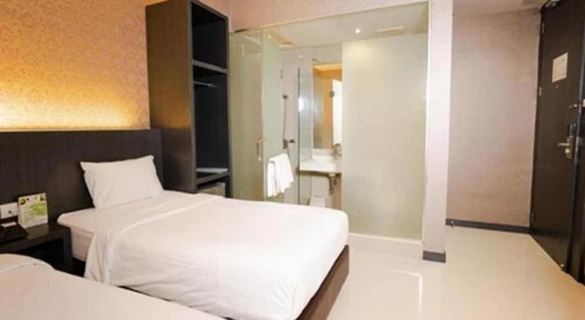 The Crew Hotel Kualanamu International Airport Medan Exterior photo